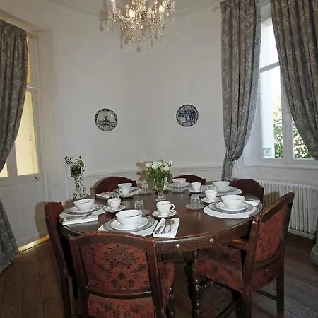 Chateau D'og Nocleg ze śniadaniem *