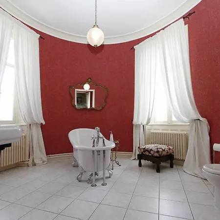 Chateau D'og Nocleg ze śniadaniem